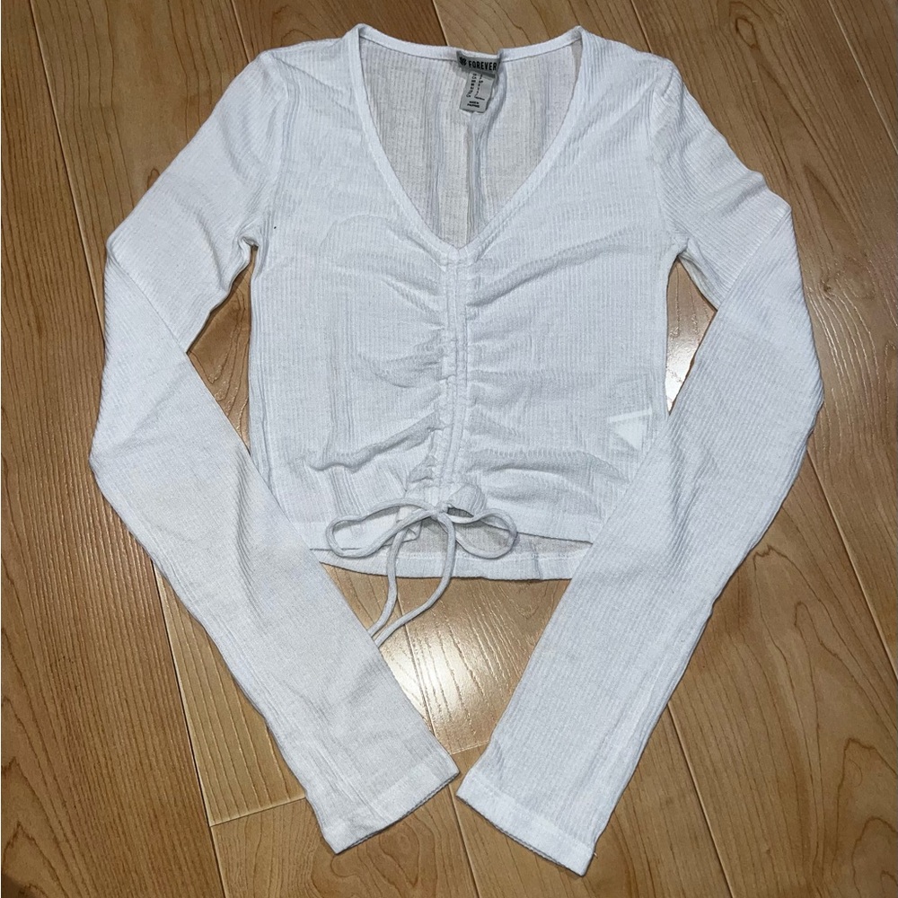 Forever 21 White V-Neck Long Sleeve Crop Top